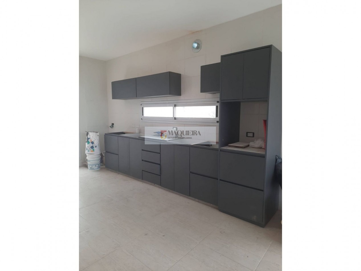 HERMOSA PROPIEDAD EN 1 PLANTA! IMPERDIBLE OPORTUNIDAD! 3 DORM. 1 SUITE C/VEST.