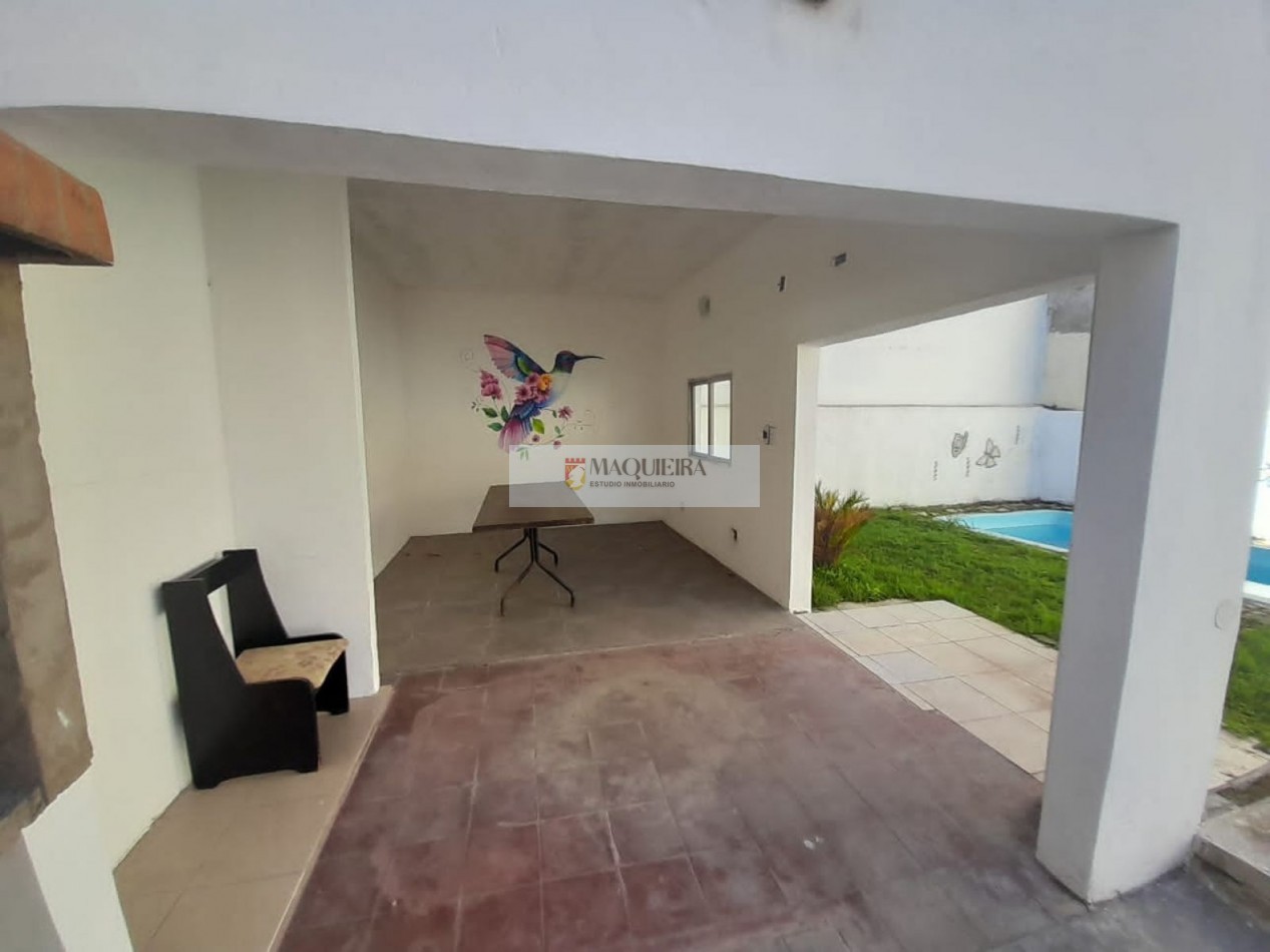 EXCELENTE OPORT! VILLA DE MAYO-CASA 5 AMB-2BAÑOS-LAVADERO-PILETA-TERRAZA-PATIO-PARRILLA-QUINCHO