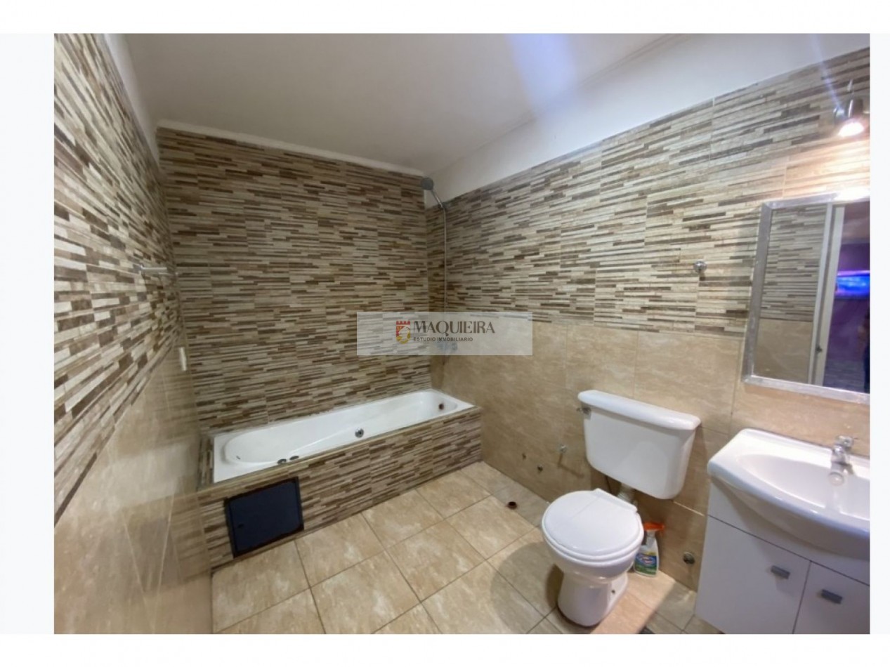 VENTA-Casa 6 ambientes en William Morris