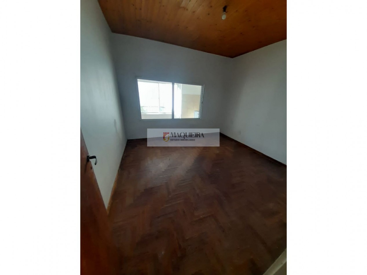 EXCELENTE OPORT! VILLA DE MAYO-CASA 5 AMB-2BAÑOS-LAVADERO-PILETA-TERRAZA-PATIO-PARRILLA-QUINCHO