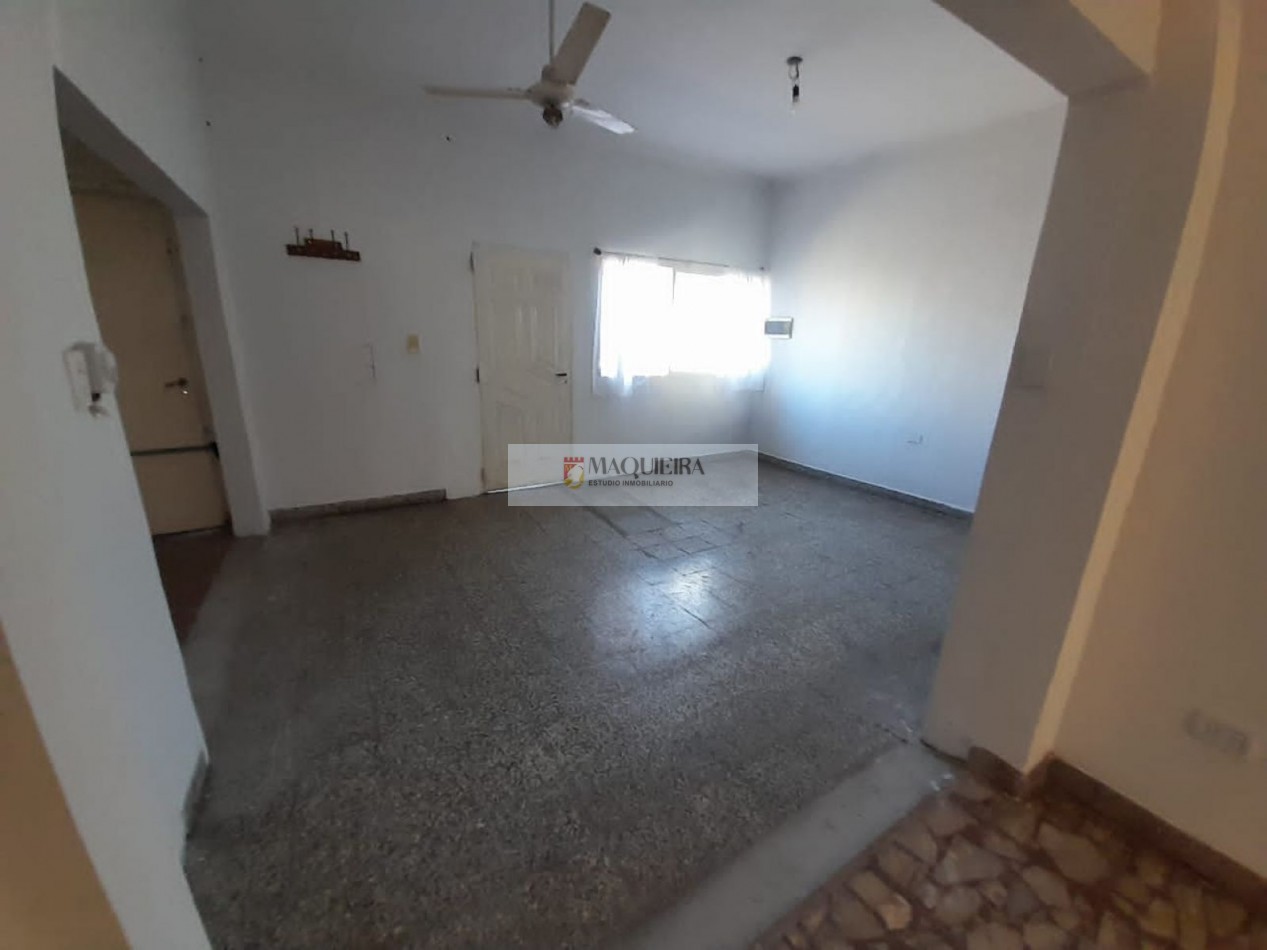 EXCELENTE OPORT! VILLA DE MAYO-CASA 5 AMB-2BAÑOS-LAVADERO-PILETA-TERRAZA-PATIO-PARRILLA-QUINCHO