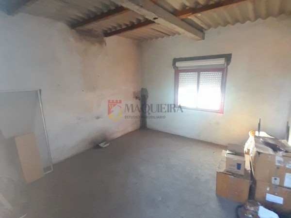 APTA CREDITO!! VENTA O PERMUTA -* CASA CON LOCAL EN ESQUINA MUY BUEN ESTADO