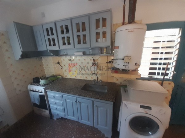 APTA CREDITO!! VENTA O PERMUTA -* CASA CON LOCAL EN ESQUINA MUY BUEN ESTADO