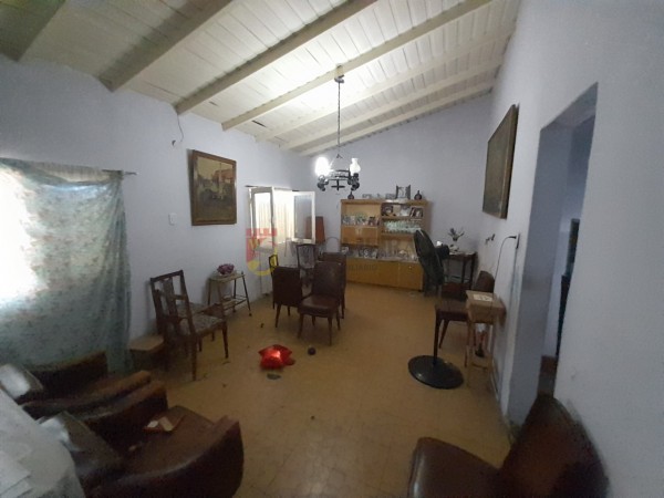 CASA A MEJORAR EN VENTA- ITUZAINGO -3AMB CON PARQUE Y COCHERA-VILLA ARIZA