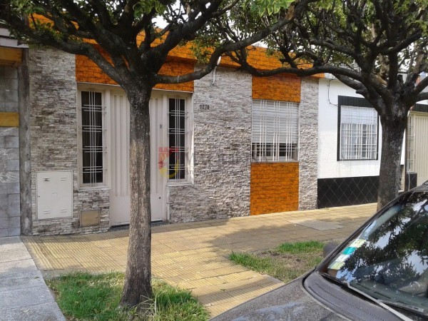 VENTA CASA EN RAMOS MEJIA 3AMB-EXCELENTE ESTADDO