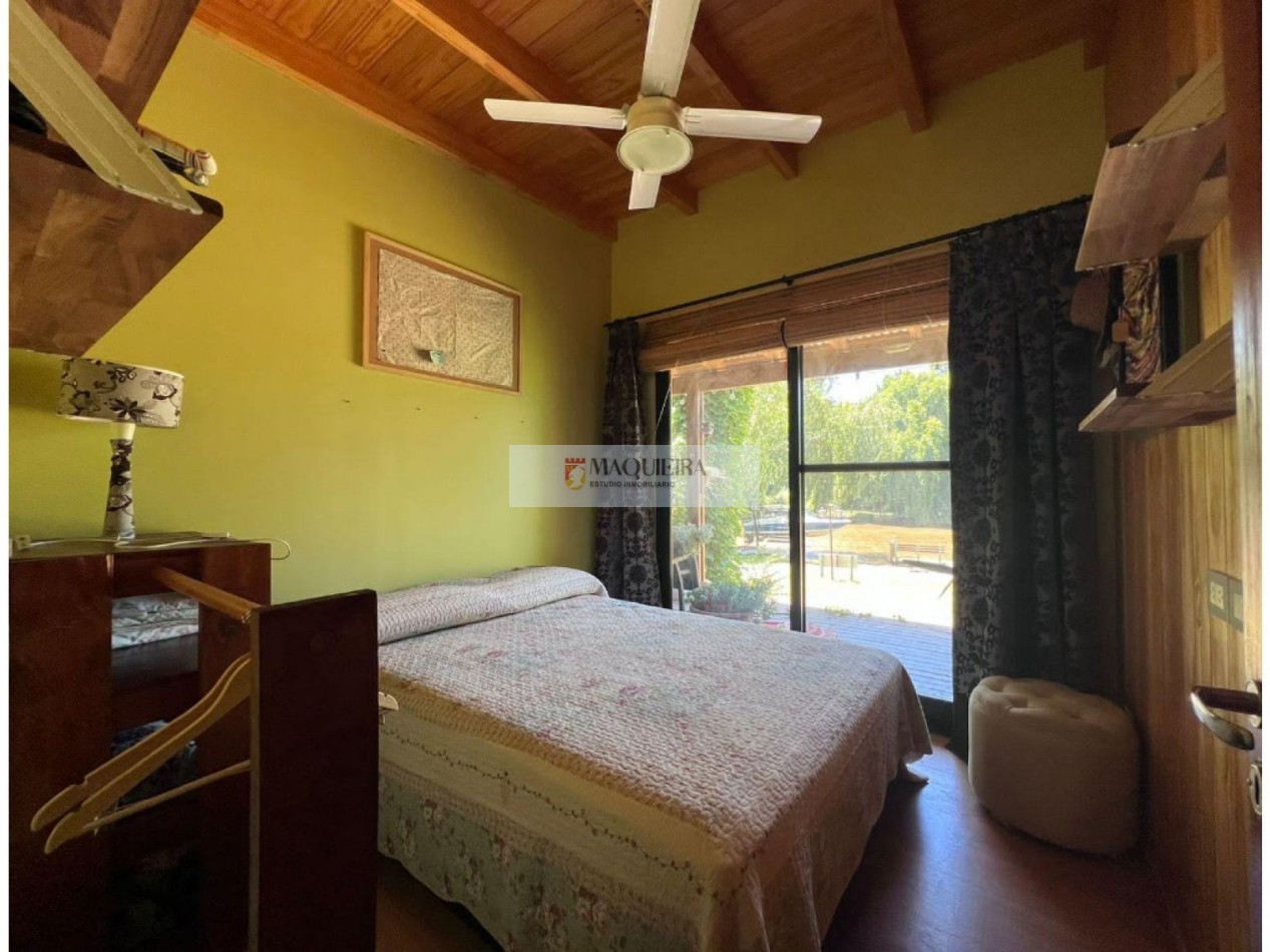 HERMOSA PROPIEDAD con amarre, ISLA DELTA TIGRE ! 5 AMB. 3 DORM. 1 EN SUITE.