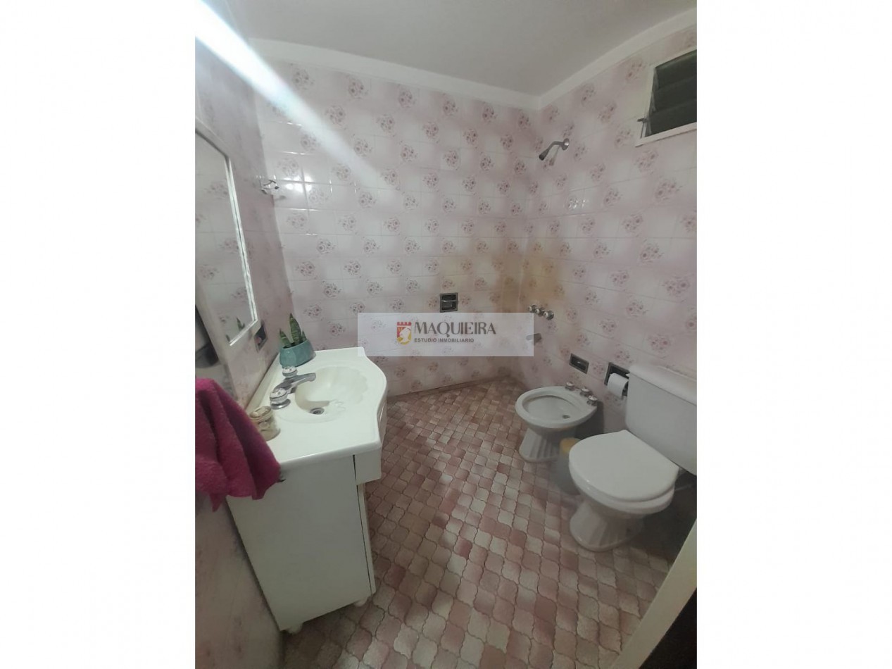 VENTA DE CASA APTA CREDITO EN JOSE C.PAZ-5AMB CON PATIO -2BAÑOSY 4COCHERAS