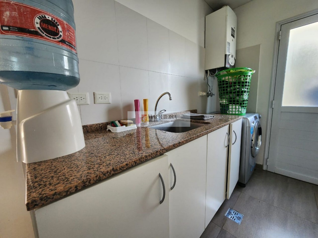 HERMOSA CASA EN VENTA - 6 Ambientes CON PARQUE Y PILETA en BARRIO San Alfonso -Pila