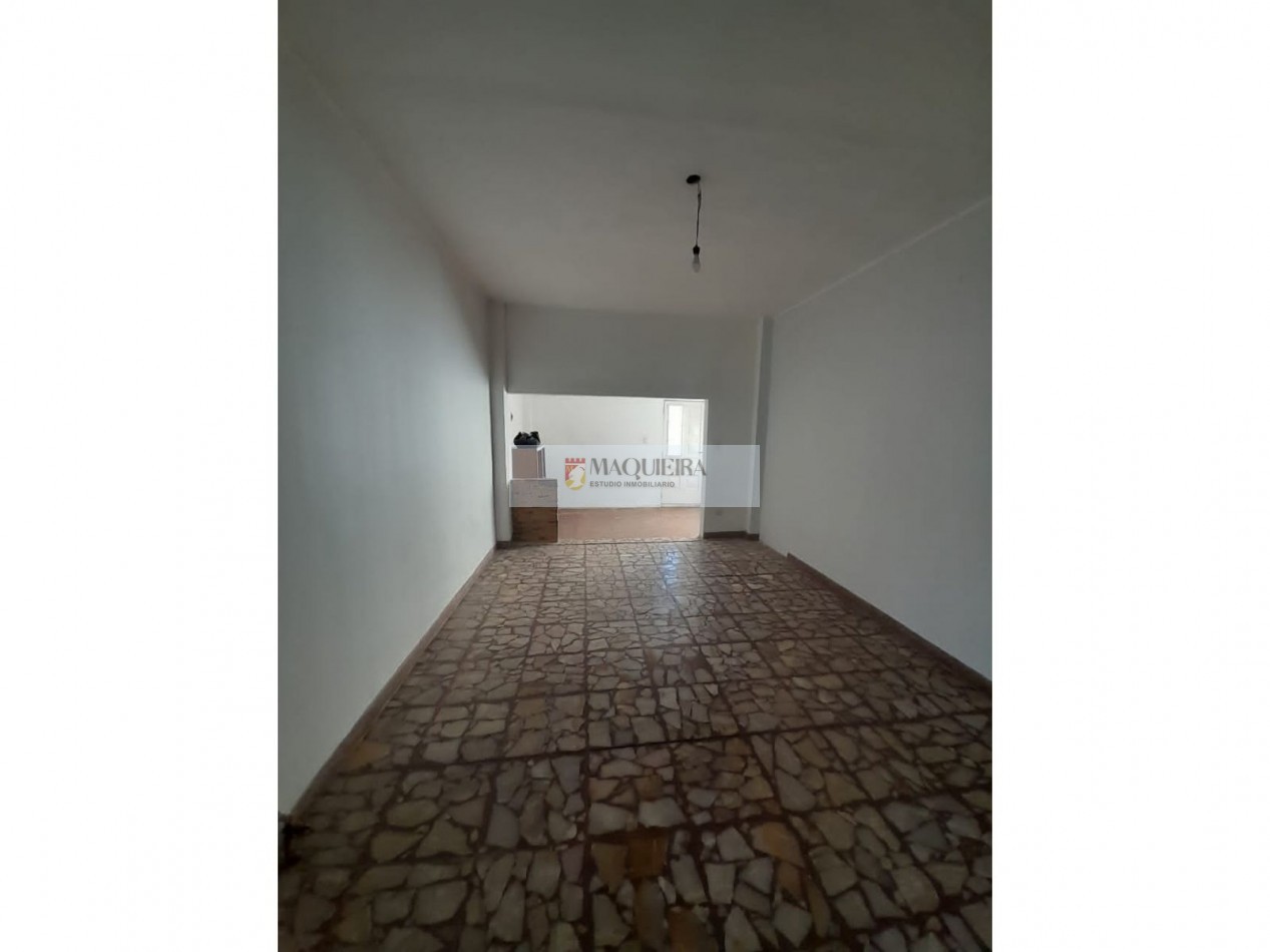 EXCELENTE OPORT! VILLA DE MAYO-CASA 5 AMB-2BAÑOS-LAVADERO-PILETA-TERRAZA-PATIO-PARRILLA-QUINCHO