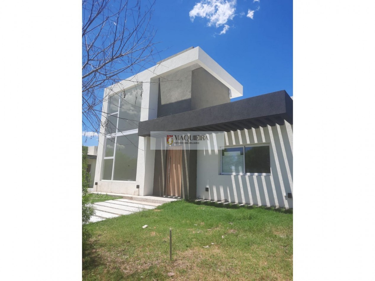 HERMOSA PROPIEDAD EN 1 PLANTA! IMPERDIBLE OPORTUNIDAD! 3 DORM. 1 SUITE C/VEST.