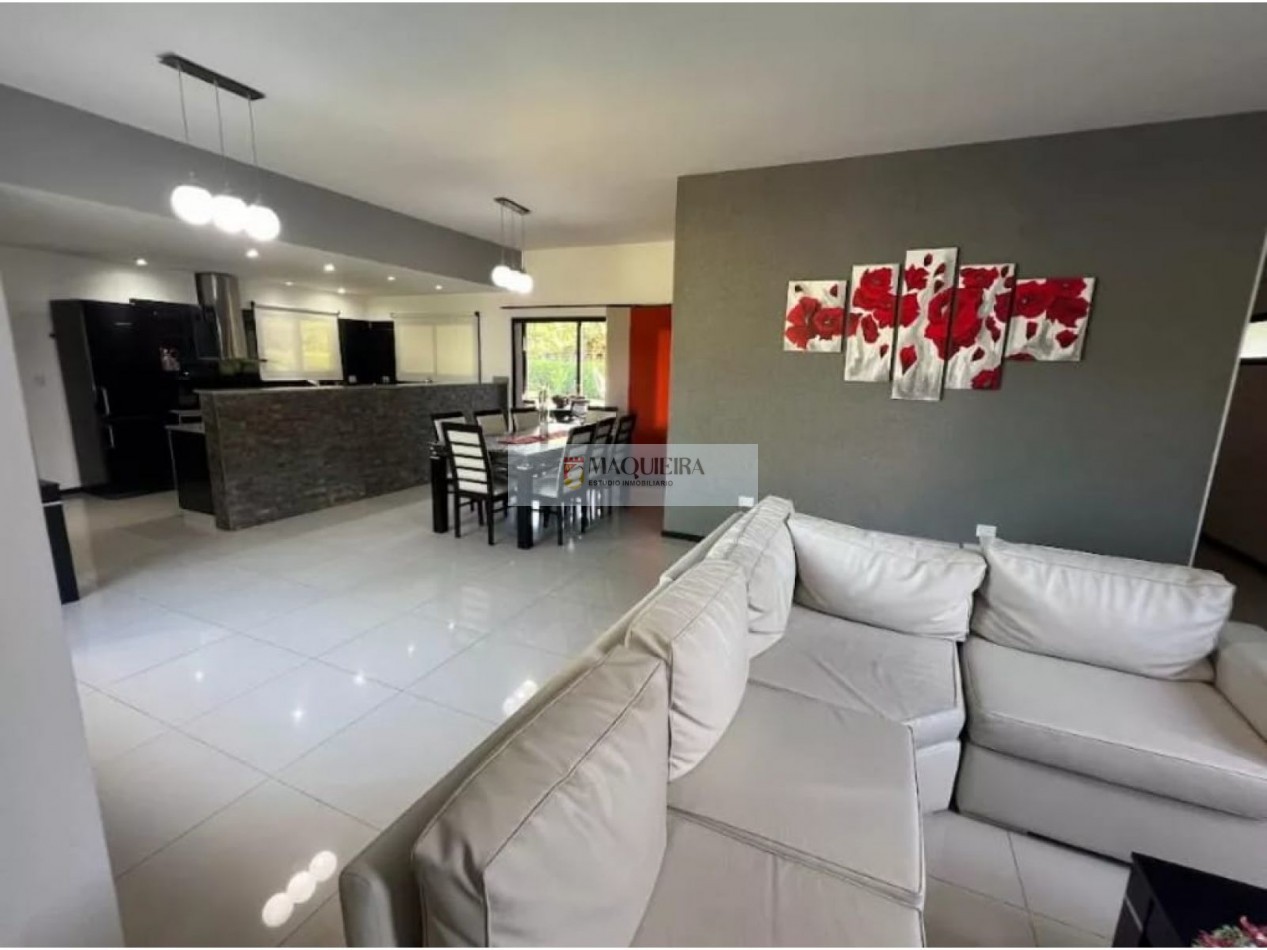 Casa En Venta En Barrio San Alfonso, Pilar Del Este