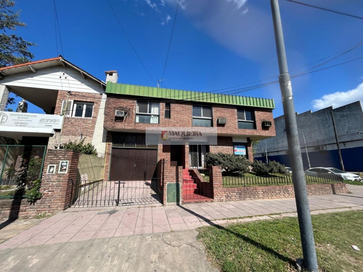 CASA EN ALQUILER *IDEAL USO COMERCIAL/PROFESIONAL* TAMBIEN PUEDE SER PARA VIVIENDA SAN MIGUEL