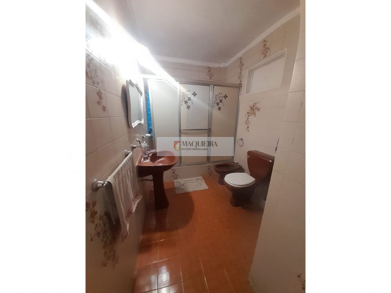 VENTA DE CASA APTA CREDITO EN JOSE C.PAZ-5AMB CON PATIO -2BAÑOSY 4COCHERAS
