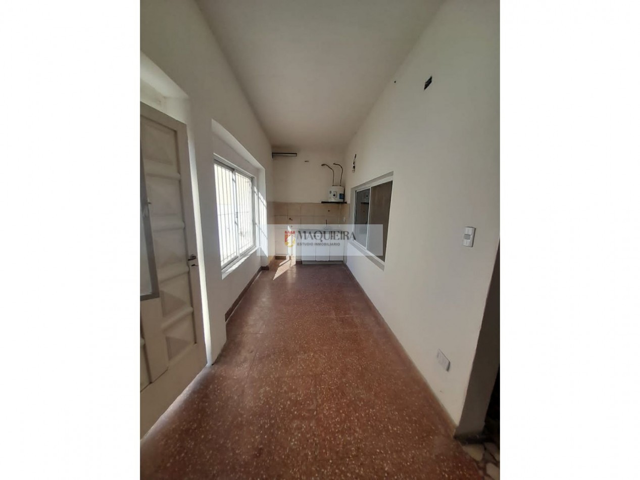 EXCELENTE OPORT! VILLA DE MAYO-CASA 5 AMB-2BAÑOS-LAVADERO-PILETA-TERRAZA-PATIO-PARRILLA-QUINCHO