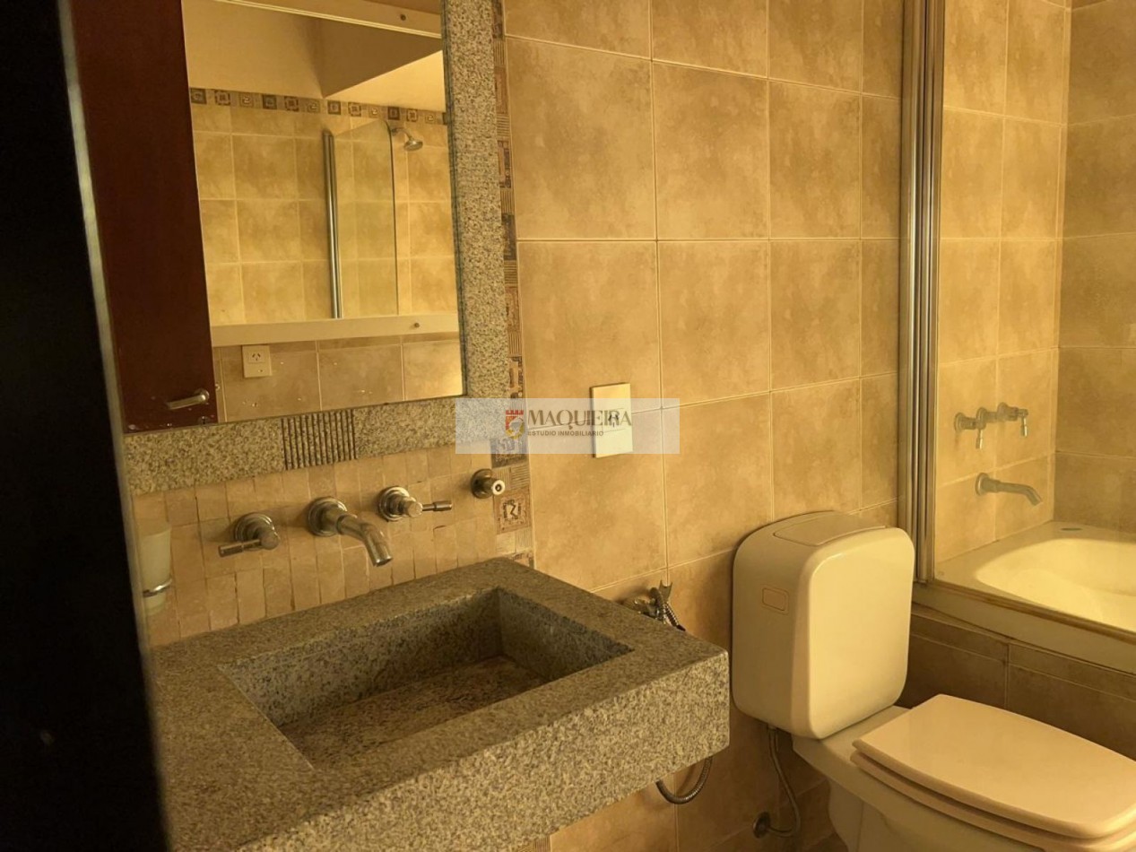 CASA EN ALQUILER *IDEAL USO COMERCIAL/PROFESIONAL* TAMBIEN PUEDE SER PARA VIVIENDA SAN MIGUEL