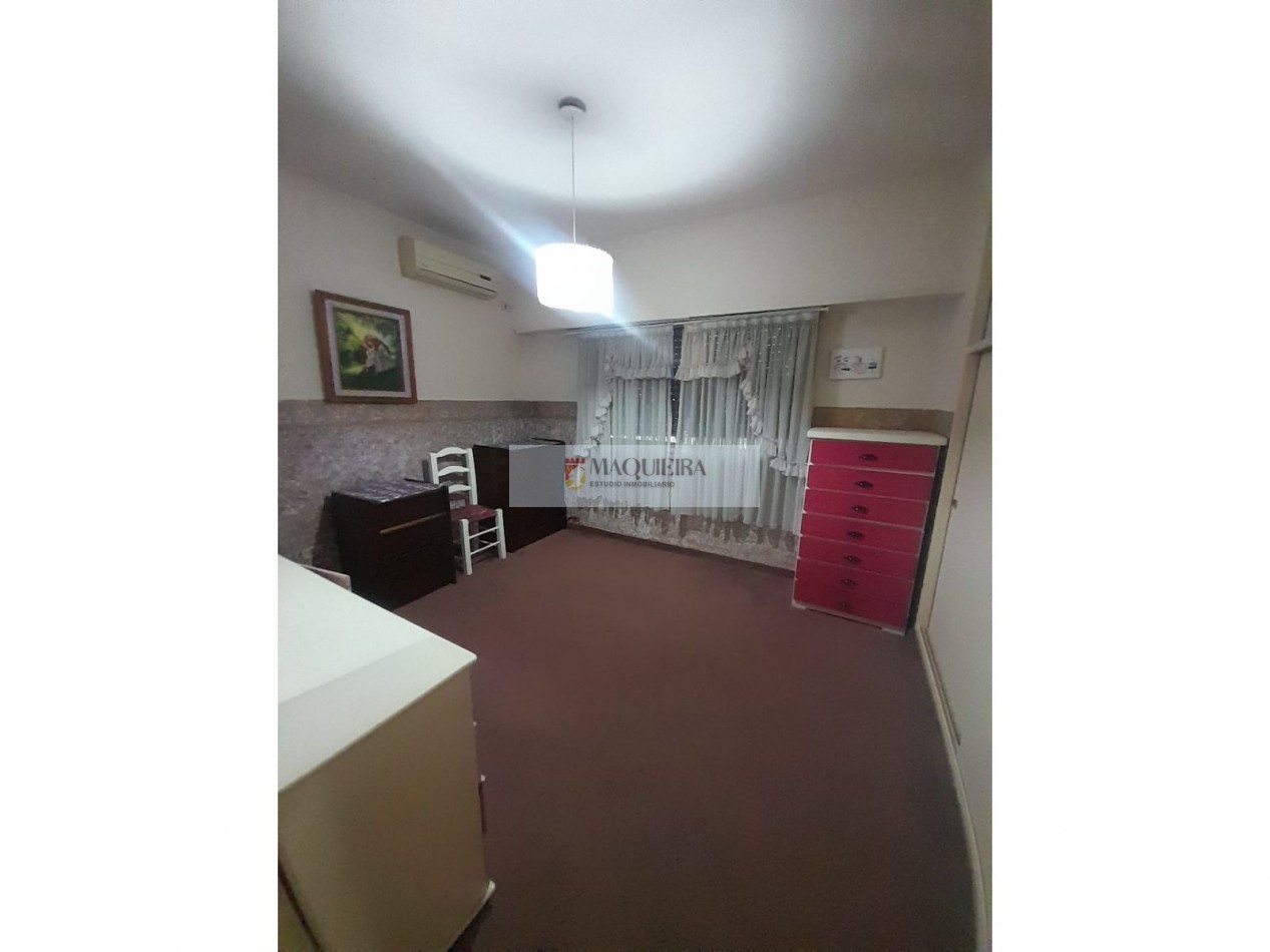 VENTA DE CASA APTA CREDITO EN JOSE C.PAZ-5AMB CON PATIO -2BAÑOSY 4COCHERAS