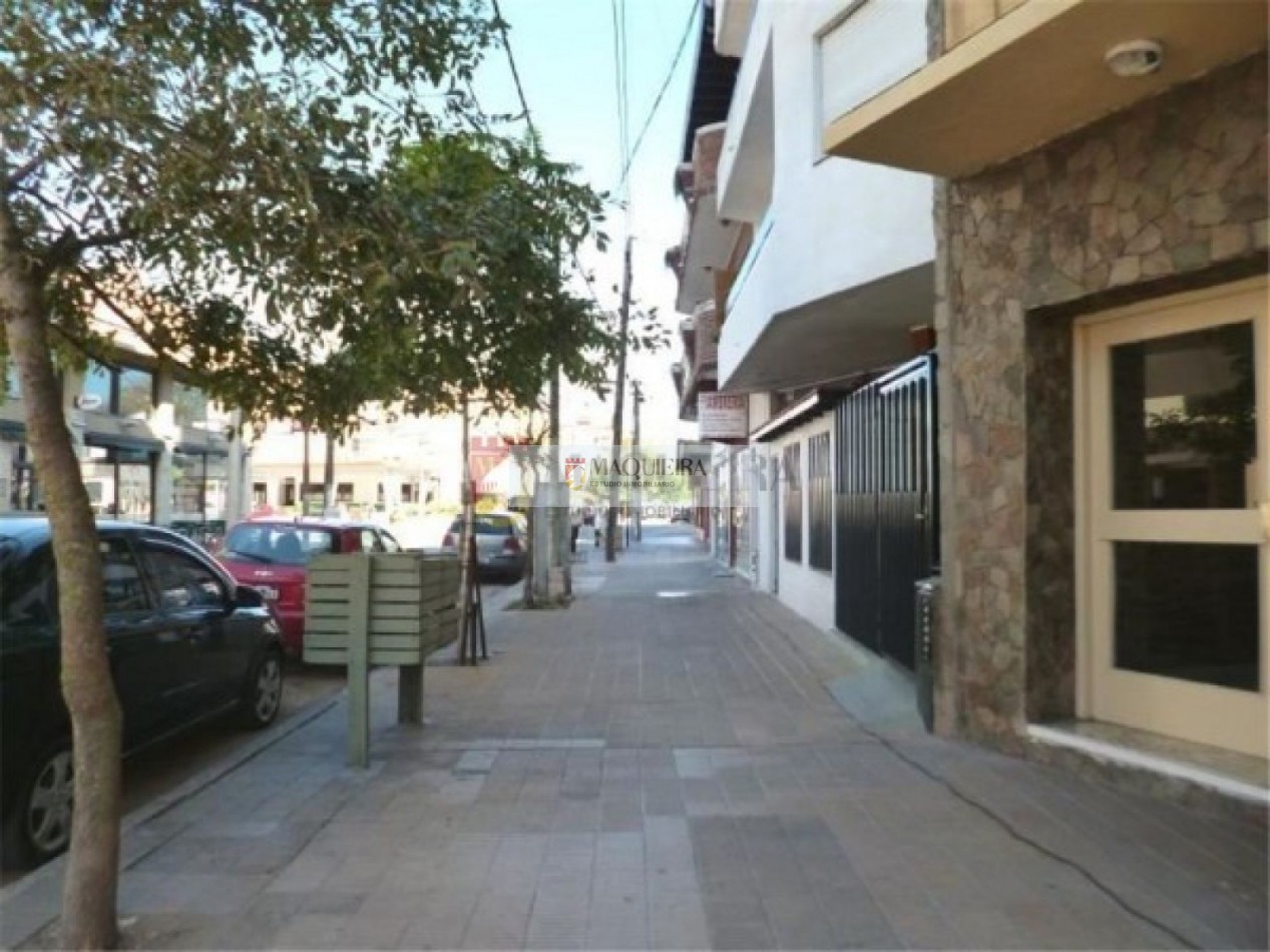 DPTO DE 1 AMB. A LA CALLE IMPECABLE-COMODO-FUNCIONAL! 2DO.PISO, MTS DEL MAR Y PEATONAL