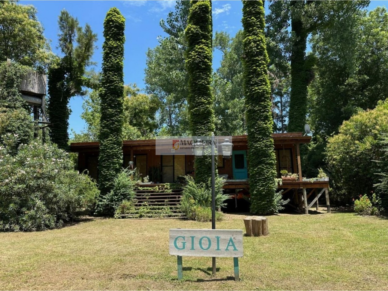 HERMOSA PROPIEDAD con amarre, ISLA DELTA TIGRE ! 5 AMB. 3 DORM. 1 EN SUITE.