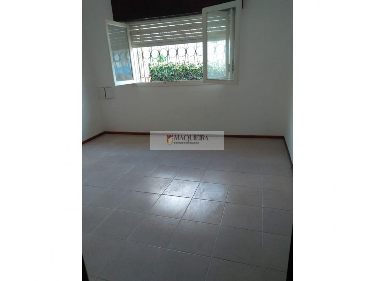 EXCELENTE OPORT! VILLA DE MAYO-CASA 5 AMB-2BAÑOS-LAVADERO-PILETA-TERRAZA-PATIO-PARRILLA-QUINCHO