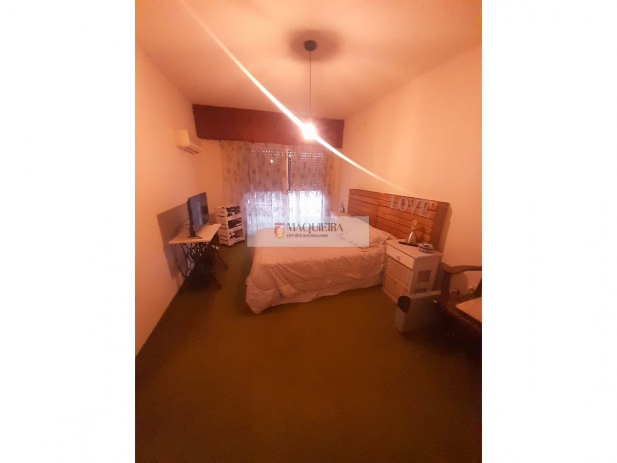 VENTA DE CASA APTA CREDITO EN JOSE C.PAZ-5AMB CON PATIO -2BAÑOSY 4COCHERAS