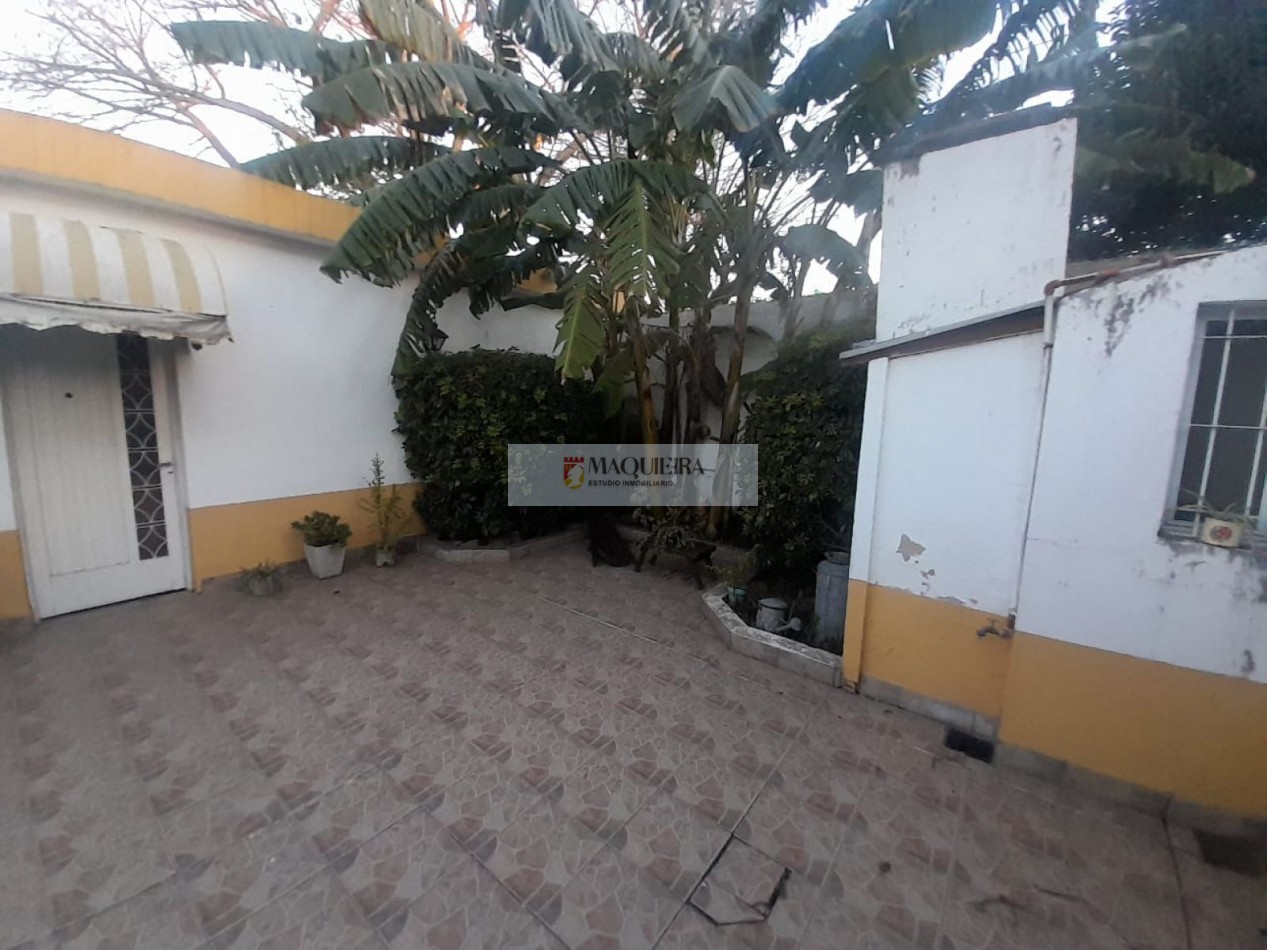 VENTA DE CASA APTA CREDITO EN JOSE C.PAZ-5AMB CON PATIO -2BAÑOSY 4COCHERAS