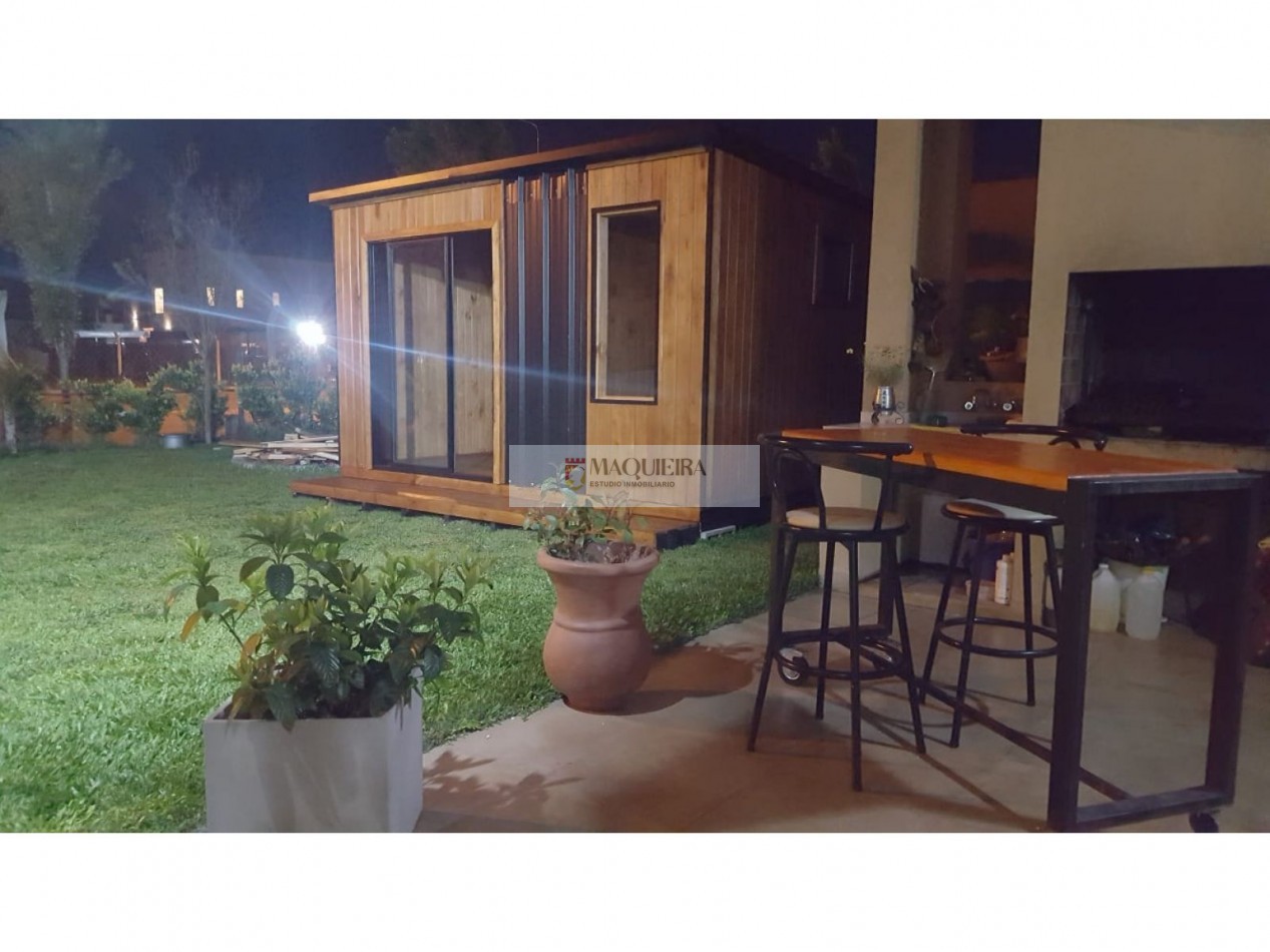 HERMOSA PROPIEDAD EN 1 PLANTA, 3 DORM. 1 SUITE C/VEST. PILETA.