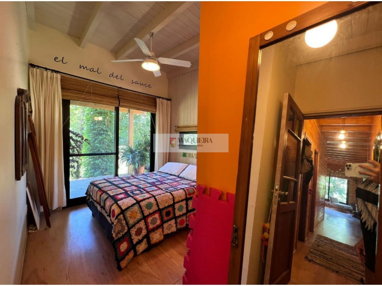 HERMOSA PROPIEDAD con amarre, ISLA DELTA TIGRE ! 5 AMB. 3 DORM. 1 EN SUITE.