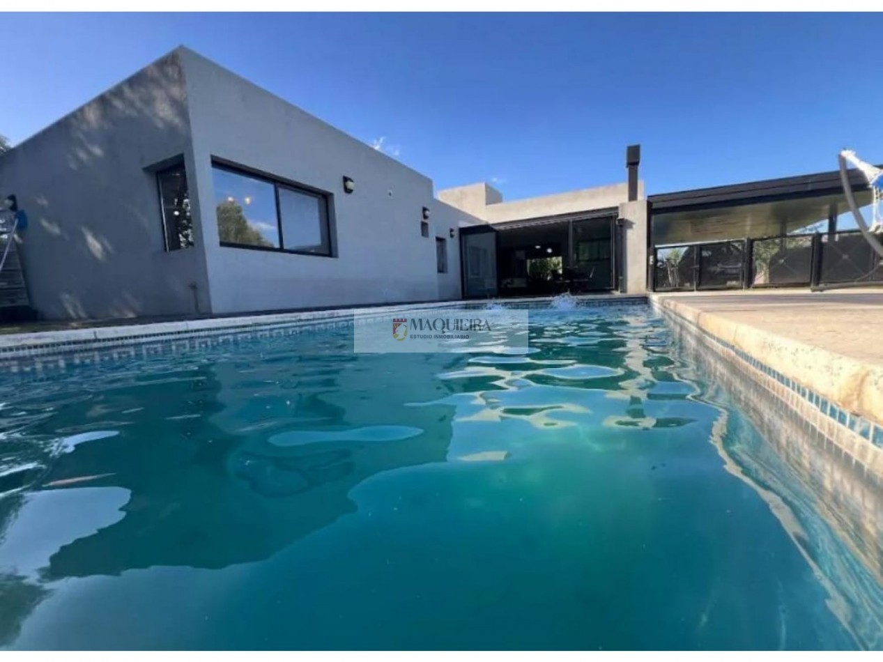 Casa En Venta En Barrio San Alfonso, Pilar Del Este