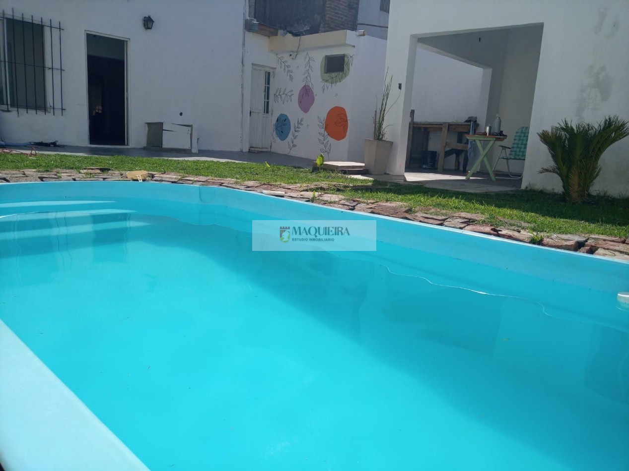 EXCELENTE OPORT! VILLA DE MAYO-CASA 5 AMB-2BAÑOS-LAVADERO-PILETA-TERRAZA-PATIO-PARRILLA-QUINCHO