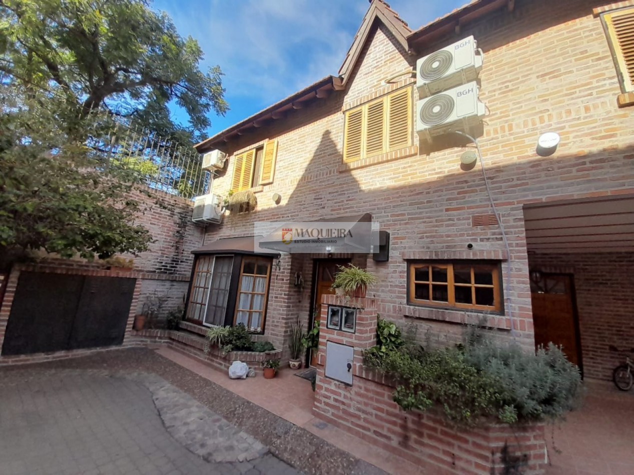 APTO CREDITO Triplex 3 dorm +playroom-Barrio Cerrado El Solar -San Miguel