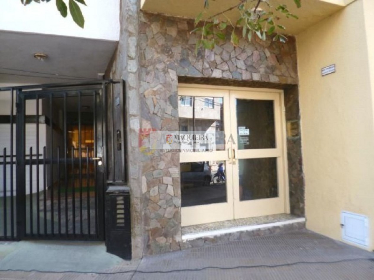 DPTO DE 1 AMB. A LA CALLE IMPECABLE-COMODO-FUNCIONAL! 2DO.PISO, MTS DEL MAR Y PEATONAL