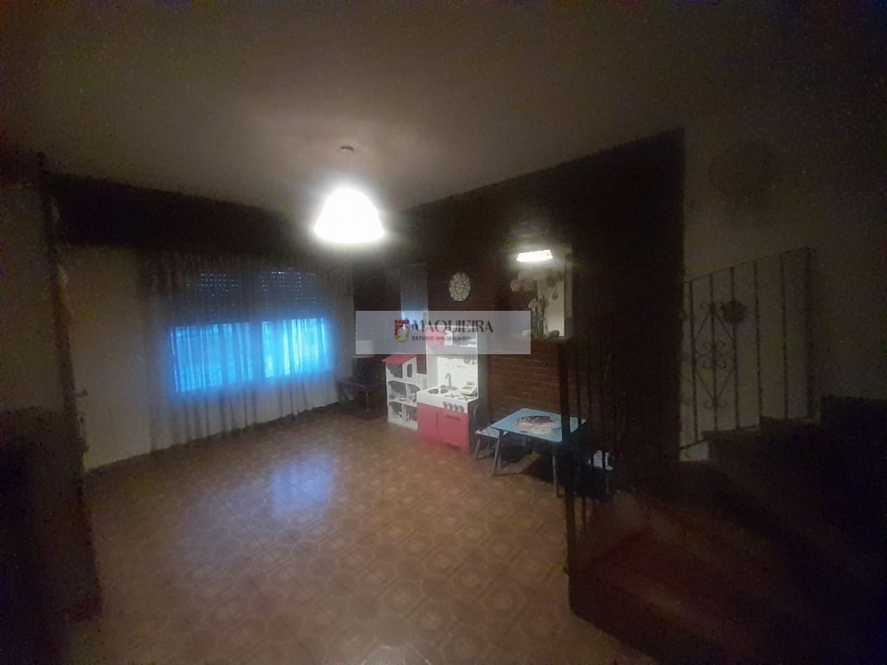 VENTA DE CASA APTA CREDITO EN JOSE C.PAZ-5AMB CON PATIO -2BAÑOSY 4COCHERAS