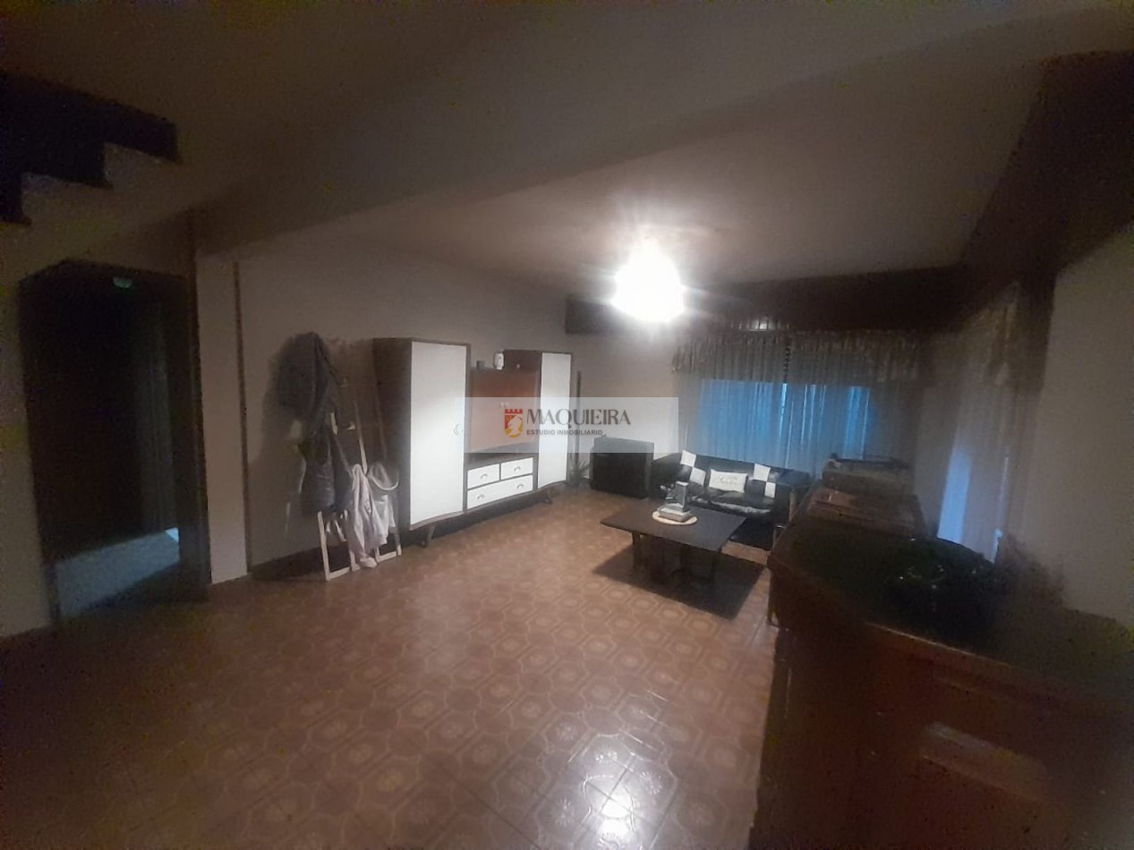 VENTA DE CASA APTA CREDITO EN JOSE C.PAZ-5AMB CON PATIO -2BAÑOSY 4COCHERAS