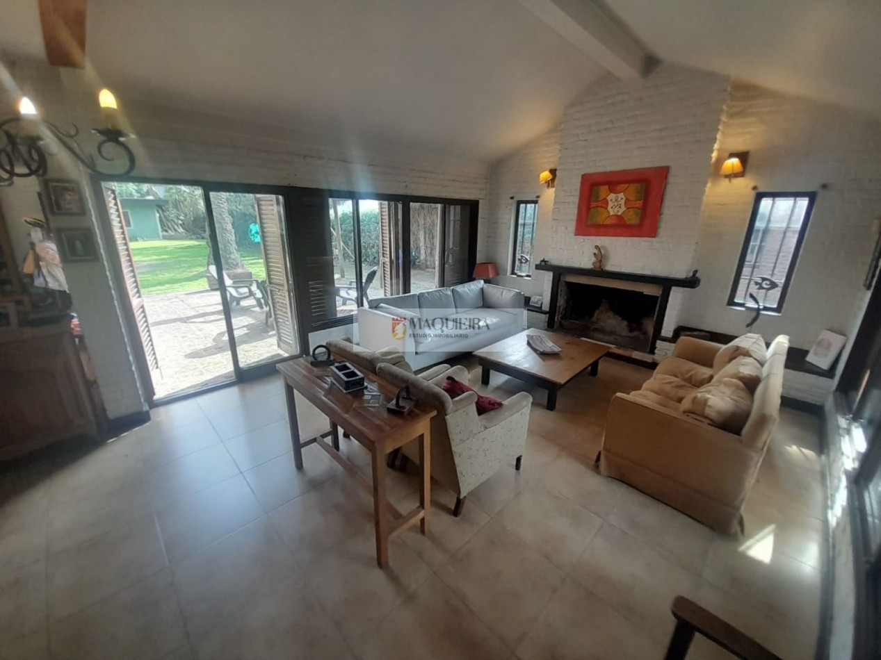 VENTA DE CASA EN BELLA VISTA APTO CREDITO! - PARDO ALT.1400 y D. F. Sarmiento