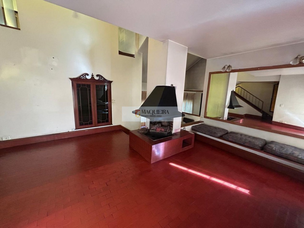 CASA EN ALQUILER *IDEAL USO COMERCIAL/PROFESIONAL* TAMBIEN PUEDE SER PARA VIVIENDA SAN MIGUEL