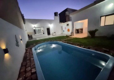 EXCELENTE OPORT! VILLA DE MAYO-CASA 5 AMB-2BAÑOS-LAVADERO-PILETA-TERRAZA-PATIO-PARRILLA-QUINCHO