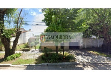 LOTE 337.48 MTS2 EN VENTA-APTO CREDITO **Dos construcciones a mejorar. Zona Muñiz 